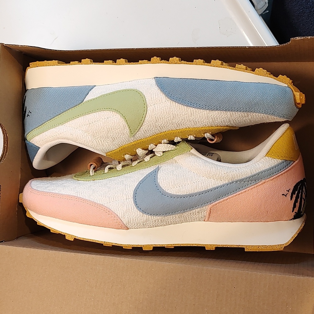 Nike Women's Daybreak Shoes